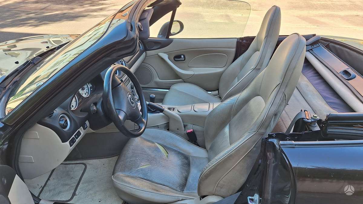Mazda MX-5, 1.6 l., convertible
