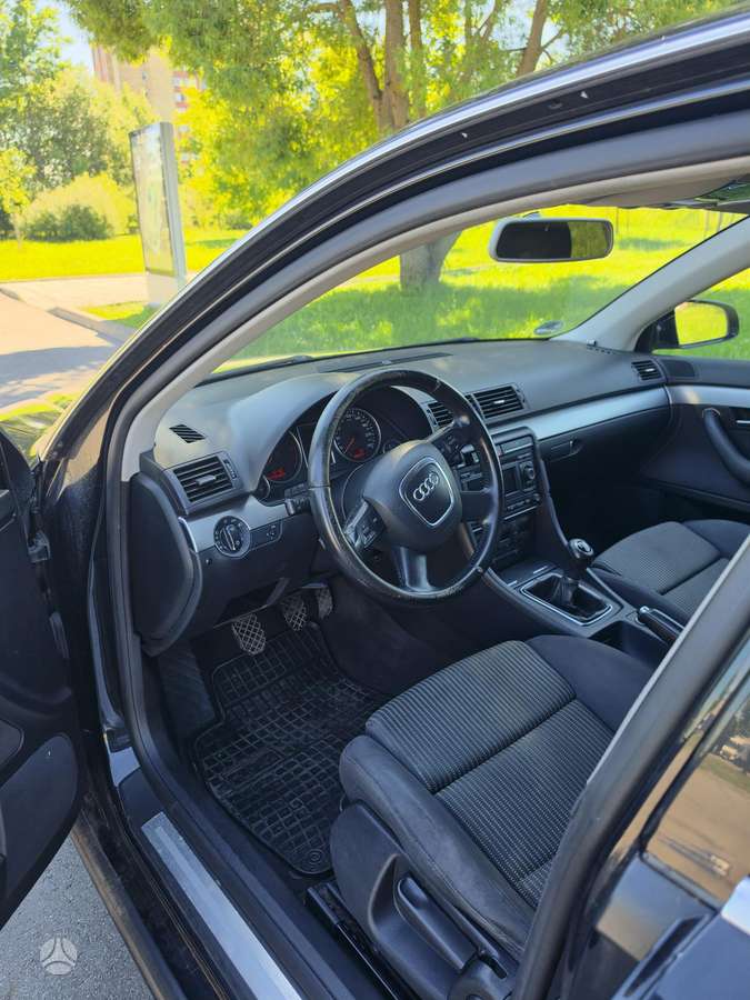 Audi A4, 2.7 l., sedanas