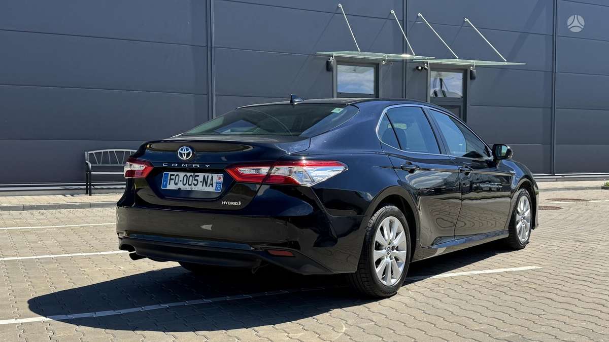 Toyota Camry - 2