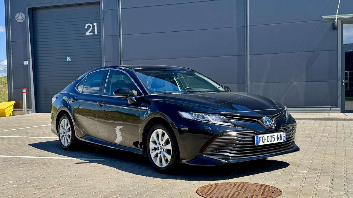 Toyota Camry - 3
