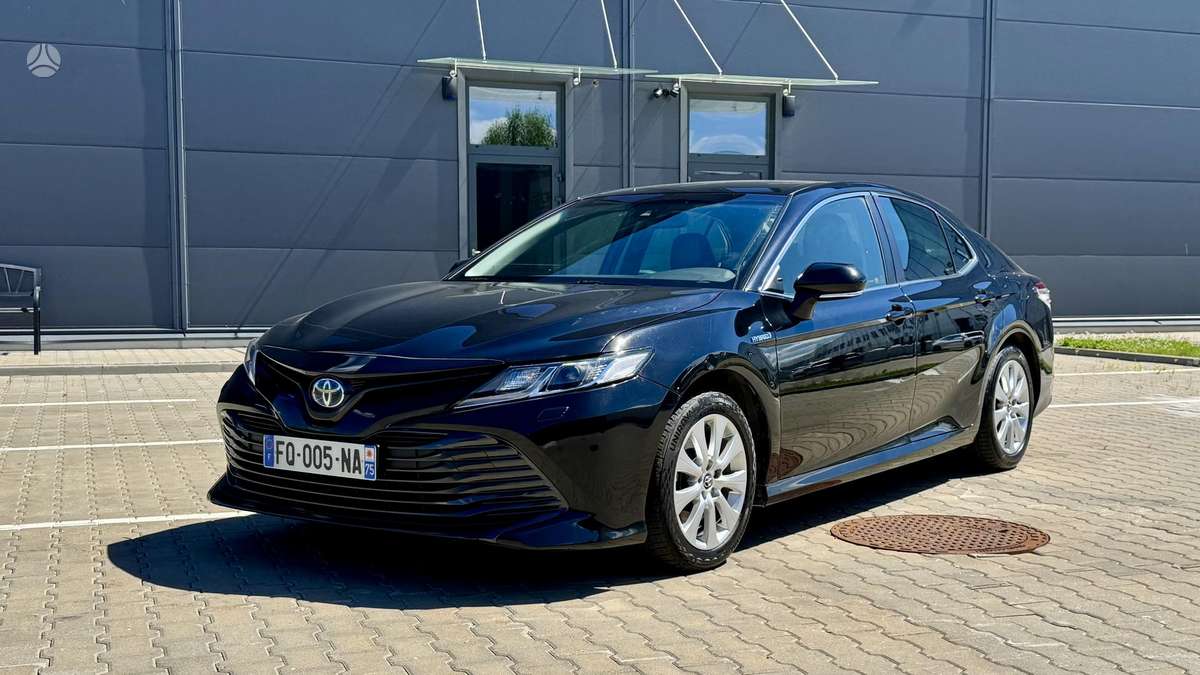 Toyota Camry - 1