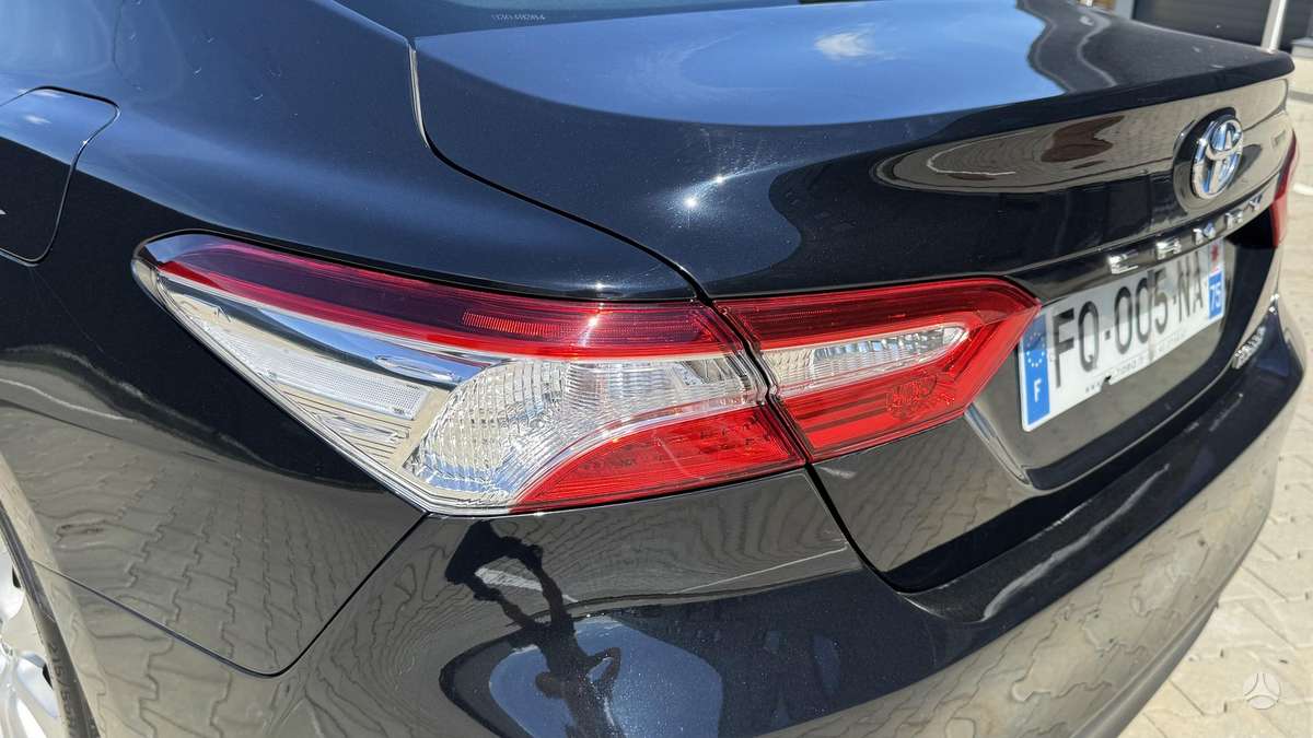 Toyota Camry - 10
