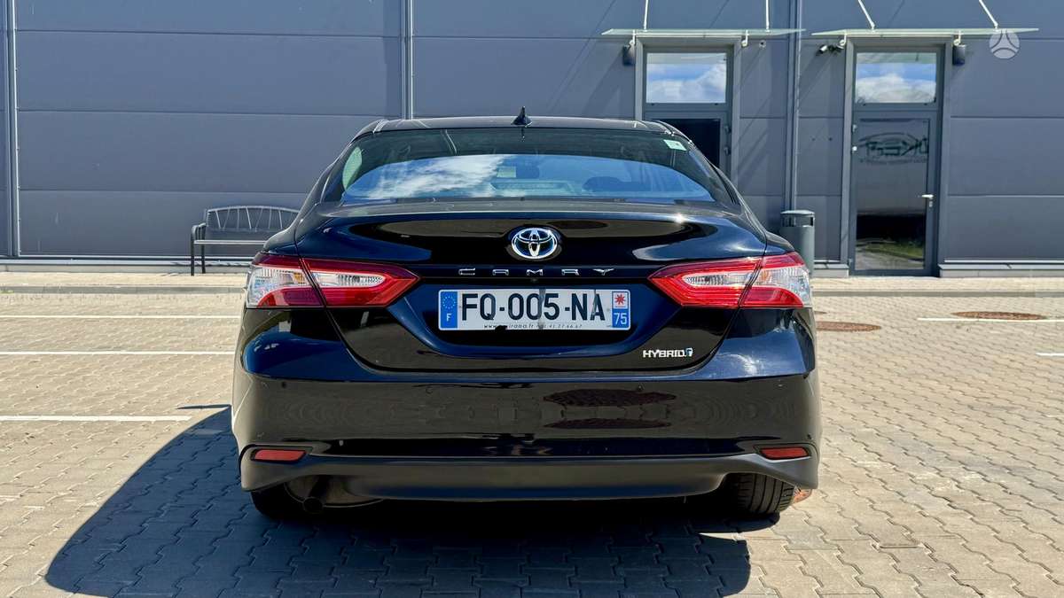 Toyota Camry - 8