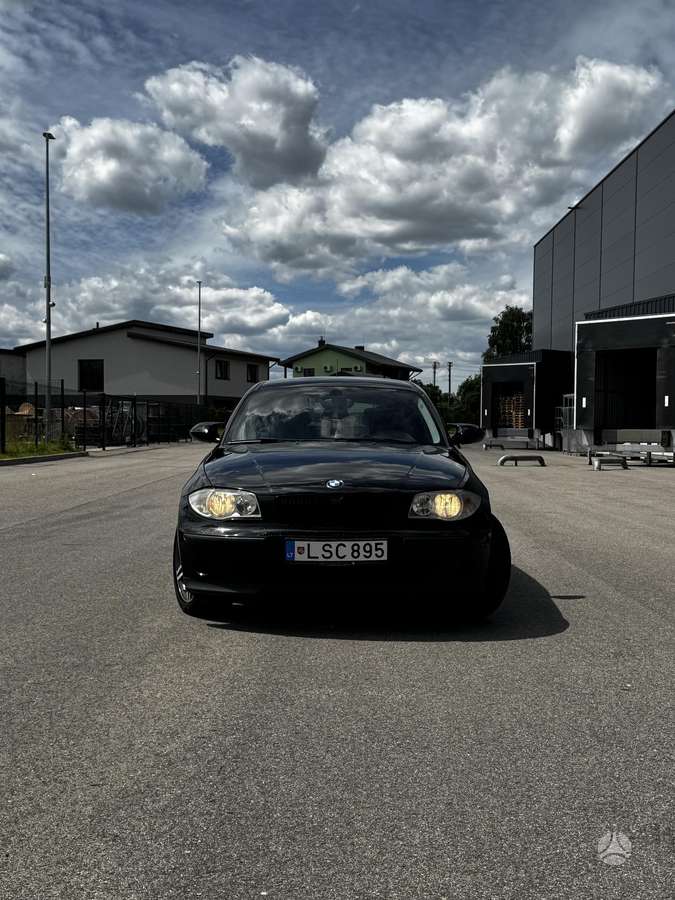 BMW 118, 2.0 l., hatchback