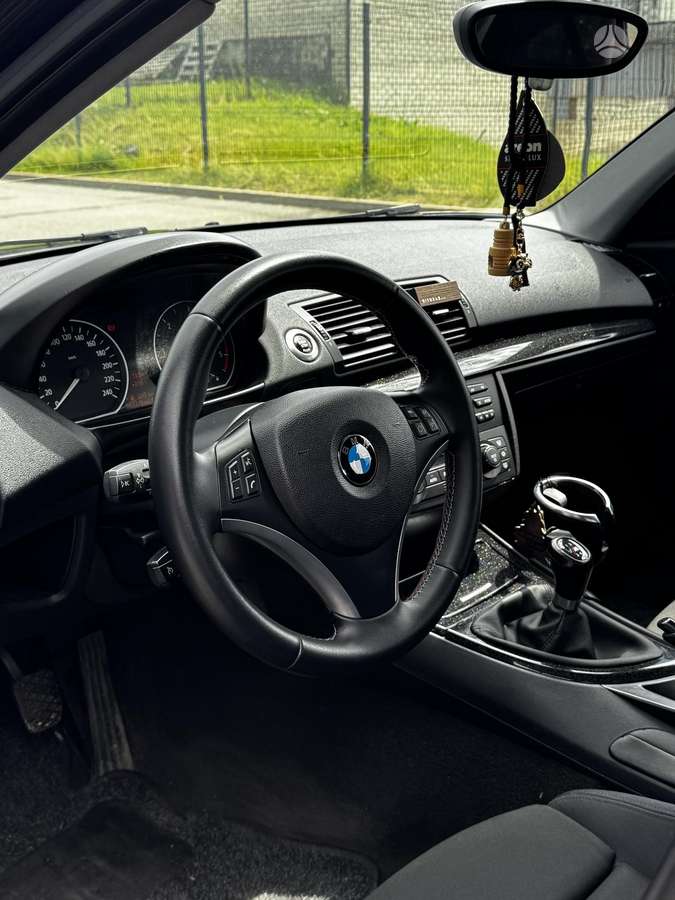 BMW 118, 2.0 l., hatchback
