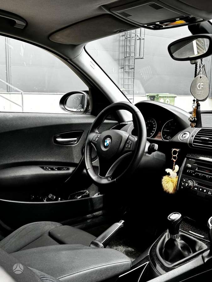 BMW 118, 2.0 l., hatchback