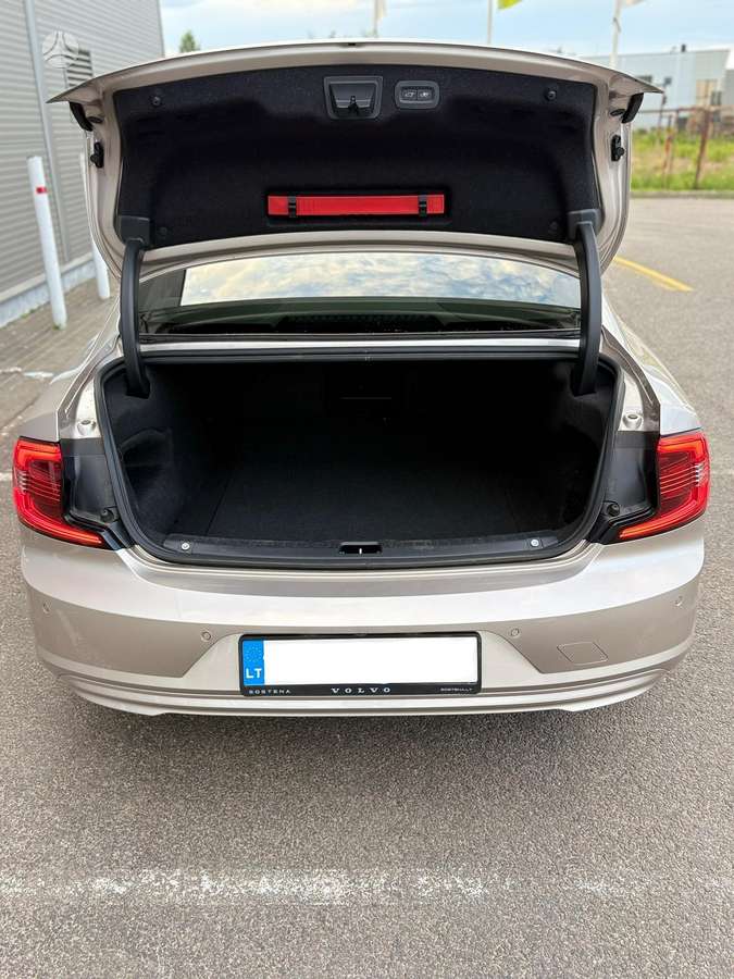 Volvo S90 - 11
