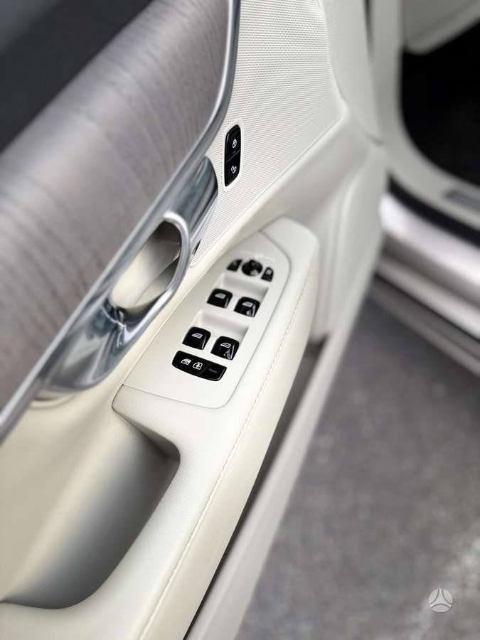 Volvo S90 - 12