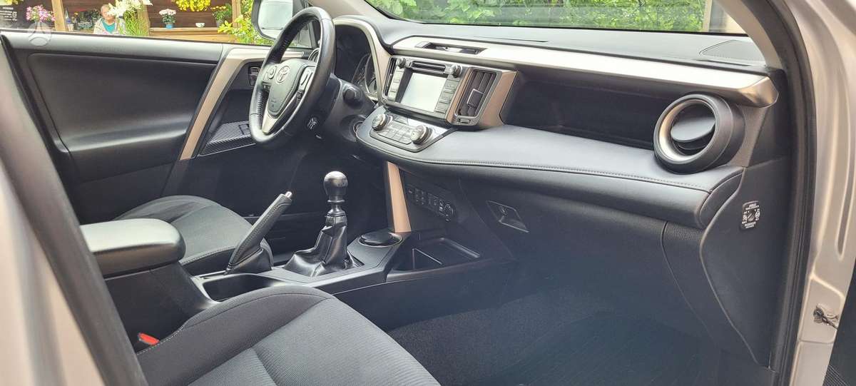 Toyota RAV4 - 11