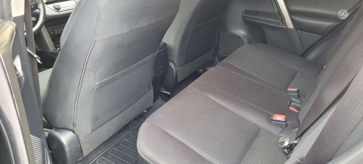 Toyota RAV4 - 8