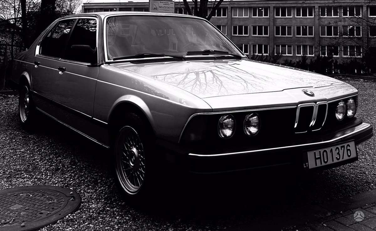 BMW 735, sedanas