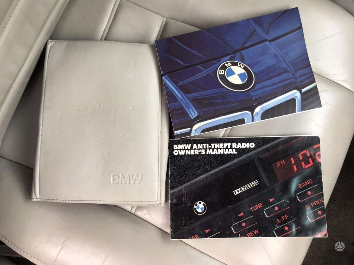 BMW 735, saloon / sedan