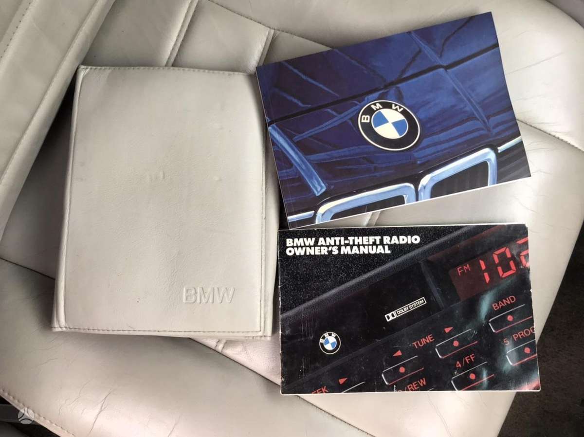 BMW 735, Седан