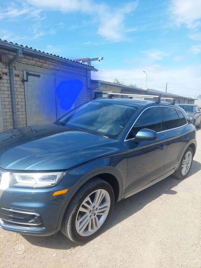 Audi Q5, 2.0 l., Минивэн