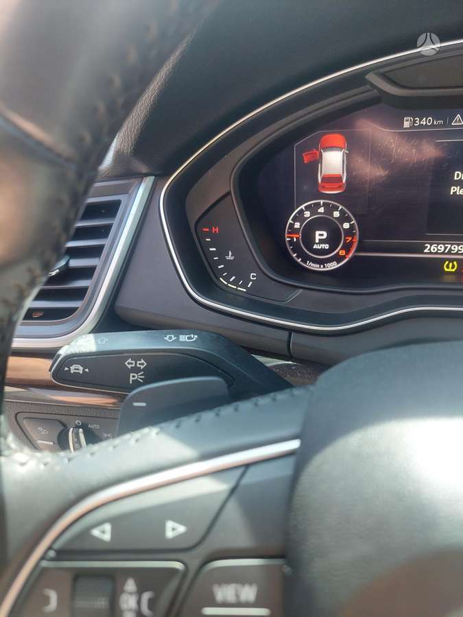 Audi Q5, 2.0 l., Минивэн