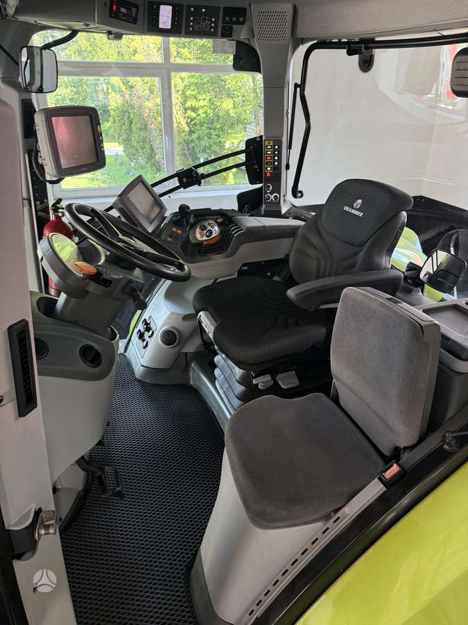 Claas Axion 810 CMATIC, tractors