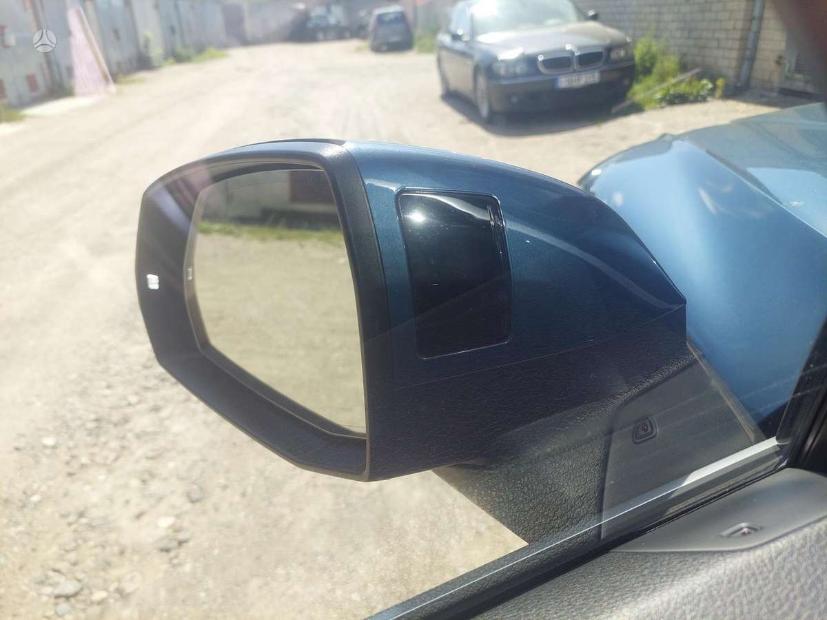 Audi Q5, 2.0 l., Минивэн