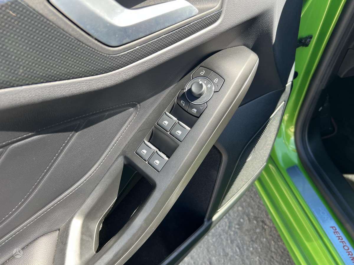Ford Focus, 2.3 l., hatchback