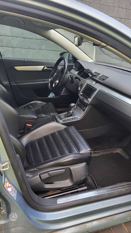 Volkswagen Passat - 4