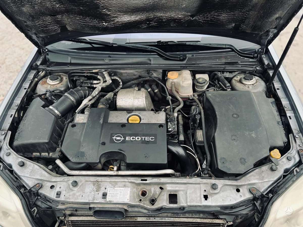 Opel Vectra, 2.2 l., Седан