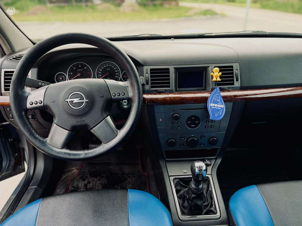 Opel Vectra, 2.2 l., Седан