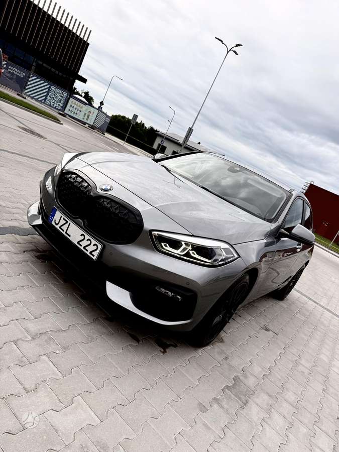 BMW 118, 1.5 l., Хэтчбек