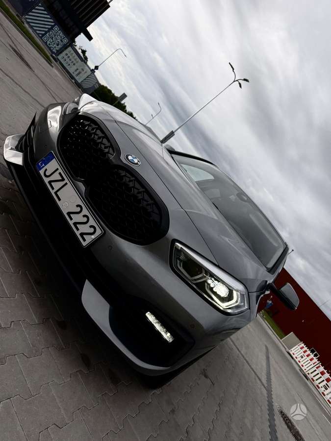 BMW 118, 1.5 l., Хэтчбек