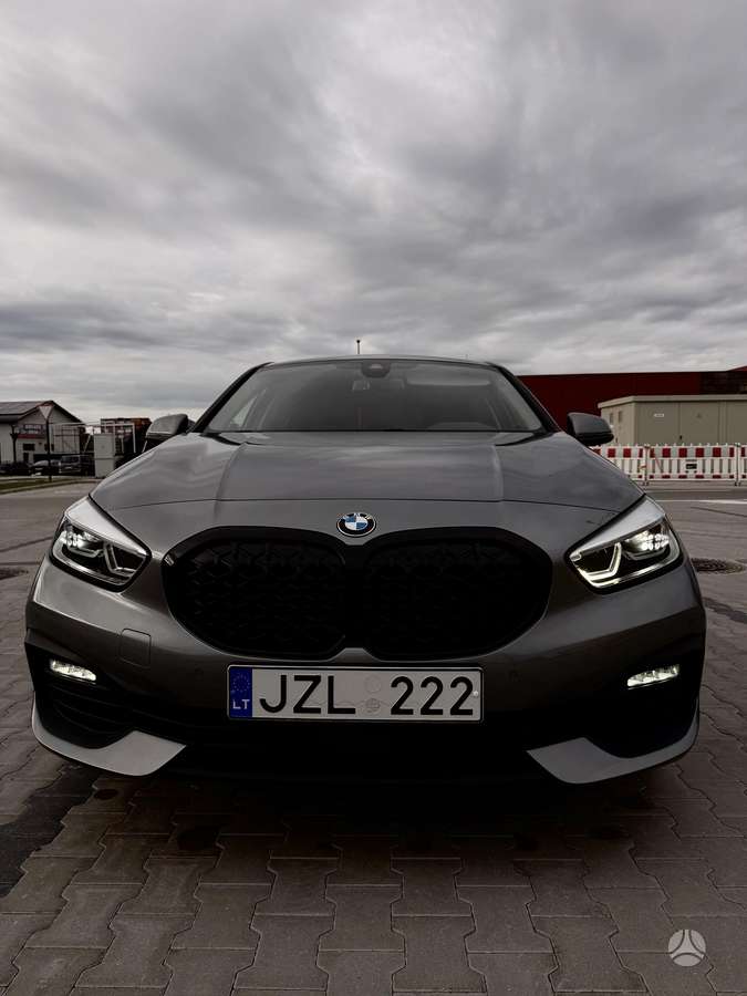 BMW 118, 1.5 l., Хэтчбек