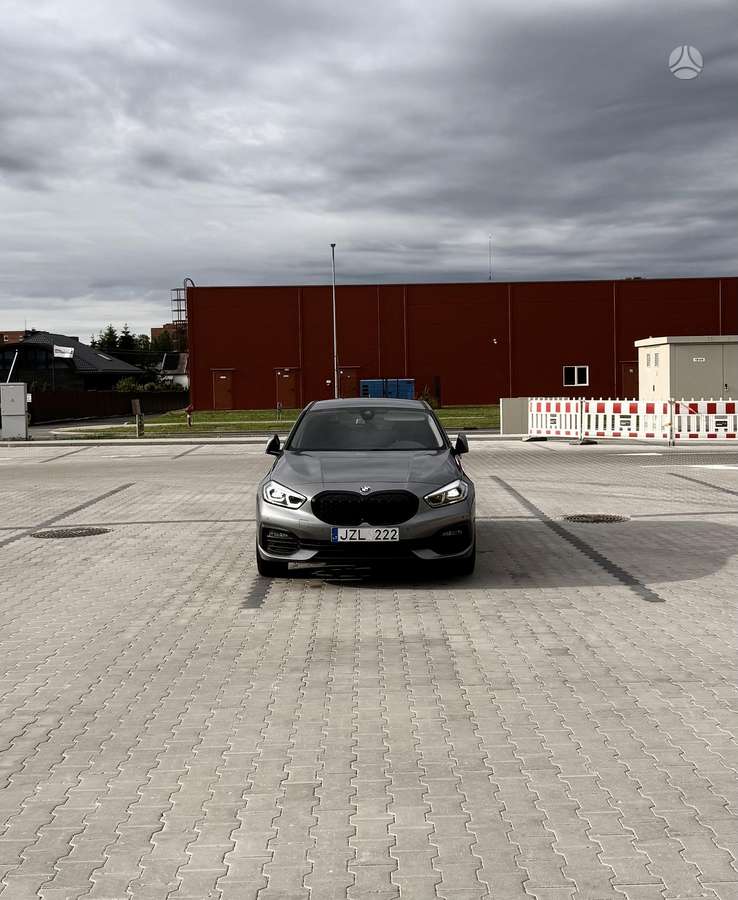 BMW 118, 1.5 l., Хэтчбек