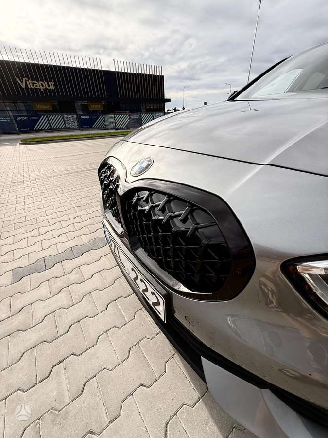 BMW 118, 1.5 l., Хэтчбек