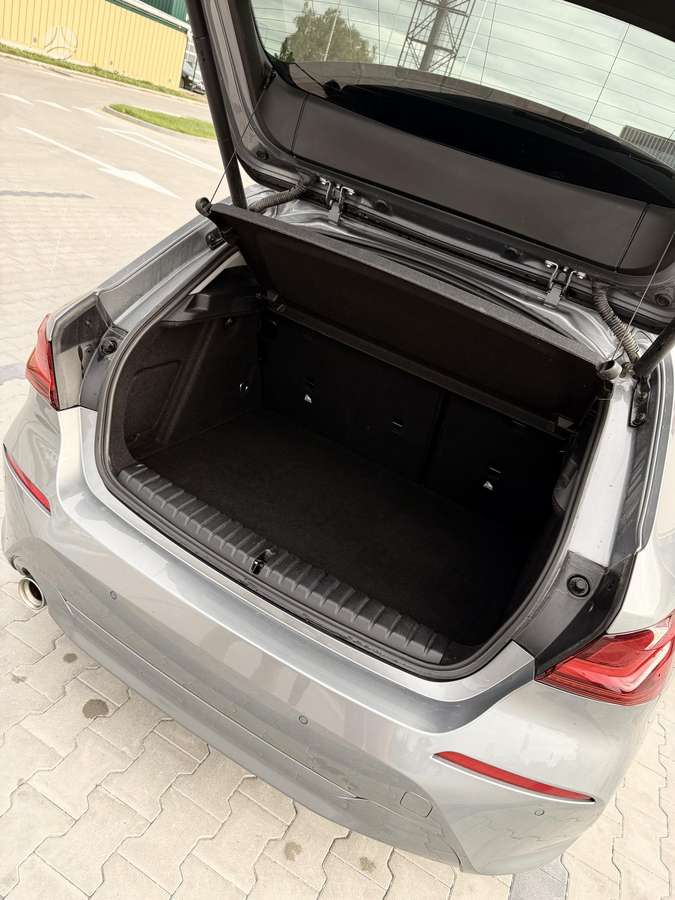 BMW 118, 1.5 l., Хэтчбек