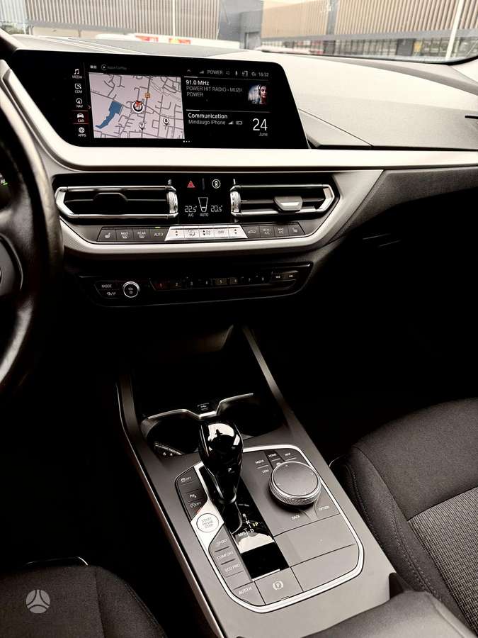 BMW 118, 1.5 l., Хэтчбек