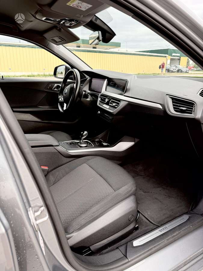 BMW 118, 1.5 l., Хэтчбек