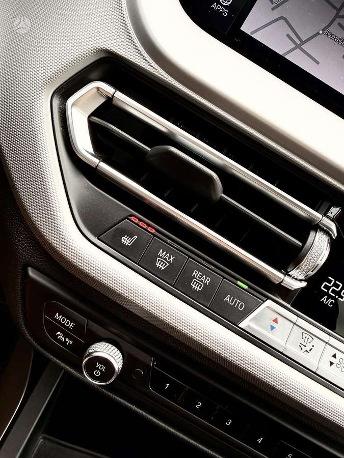 BMW 118, 1.5 l., Хэтчбек