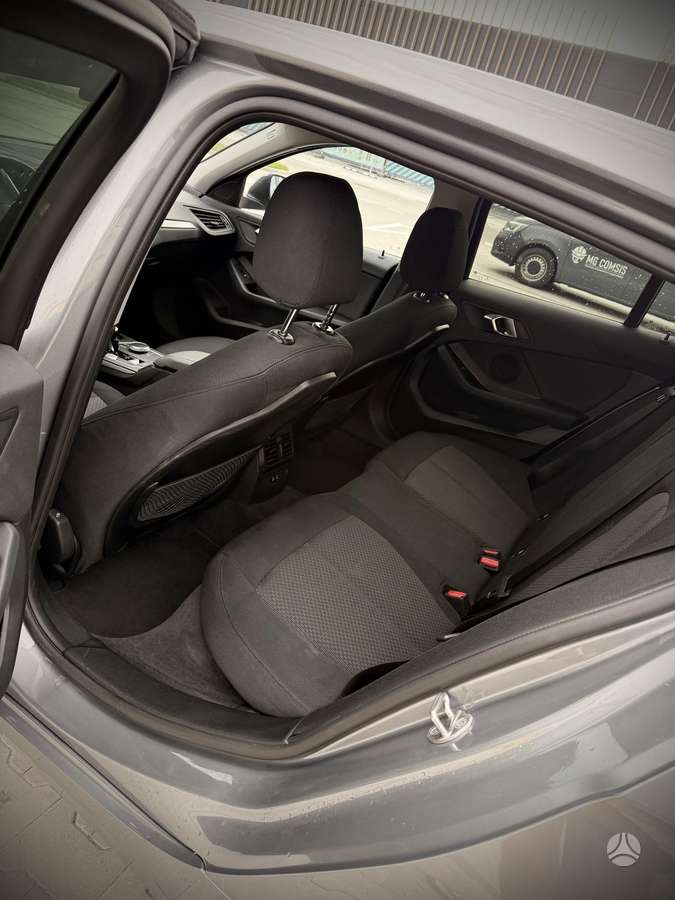 BMW 118, 1.5 l., Хэтчбек