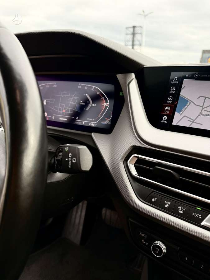 BMW 118, 1.5 l., Хэтчбек