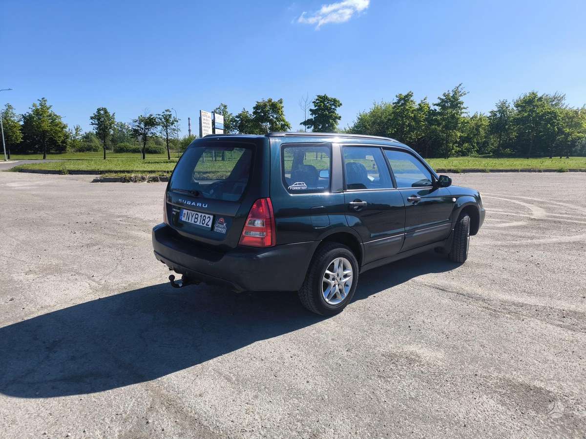 Subaru Forester, 2.0 l., off-road / crossover