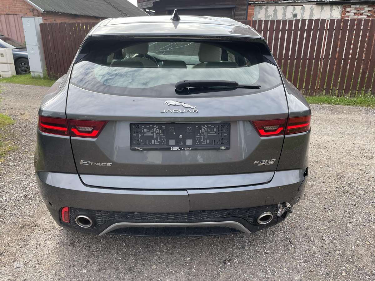 Jaguar E-Pace, 2.0 l., off-road / crossover
