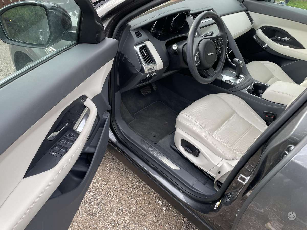 Jaguar E-Pace, 2.0 l., Внедорожник / Кроссовер