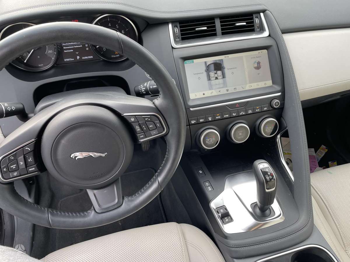 Jaguar E-Pace, 2.0 l., off-road / crossover