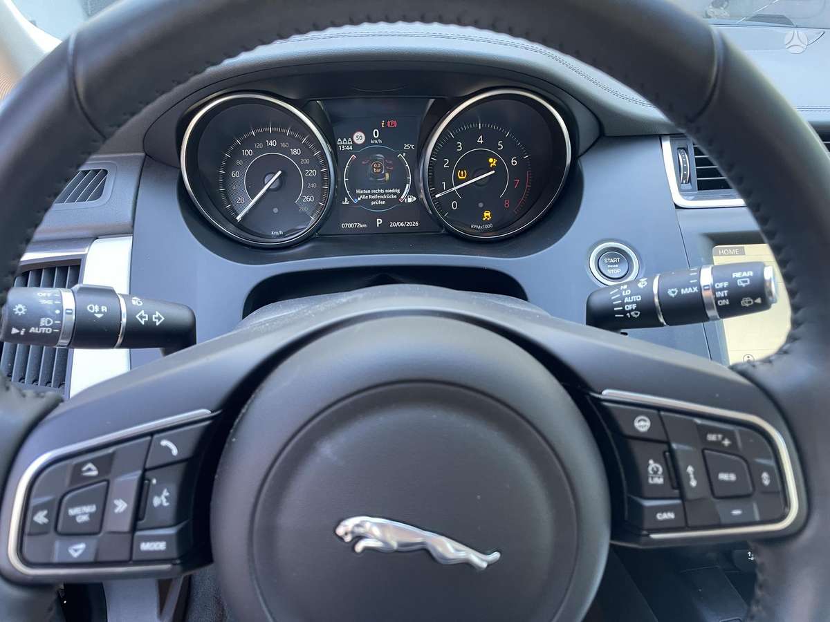 Jaguar E-Pace, 2.0 l., Внедорожник / Кроссовер