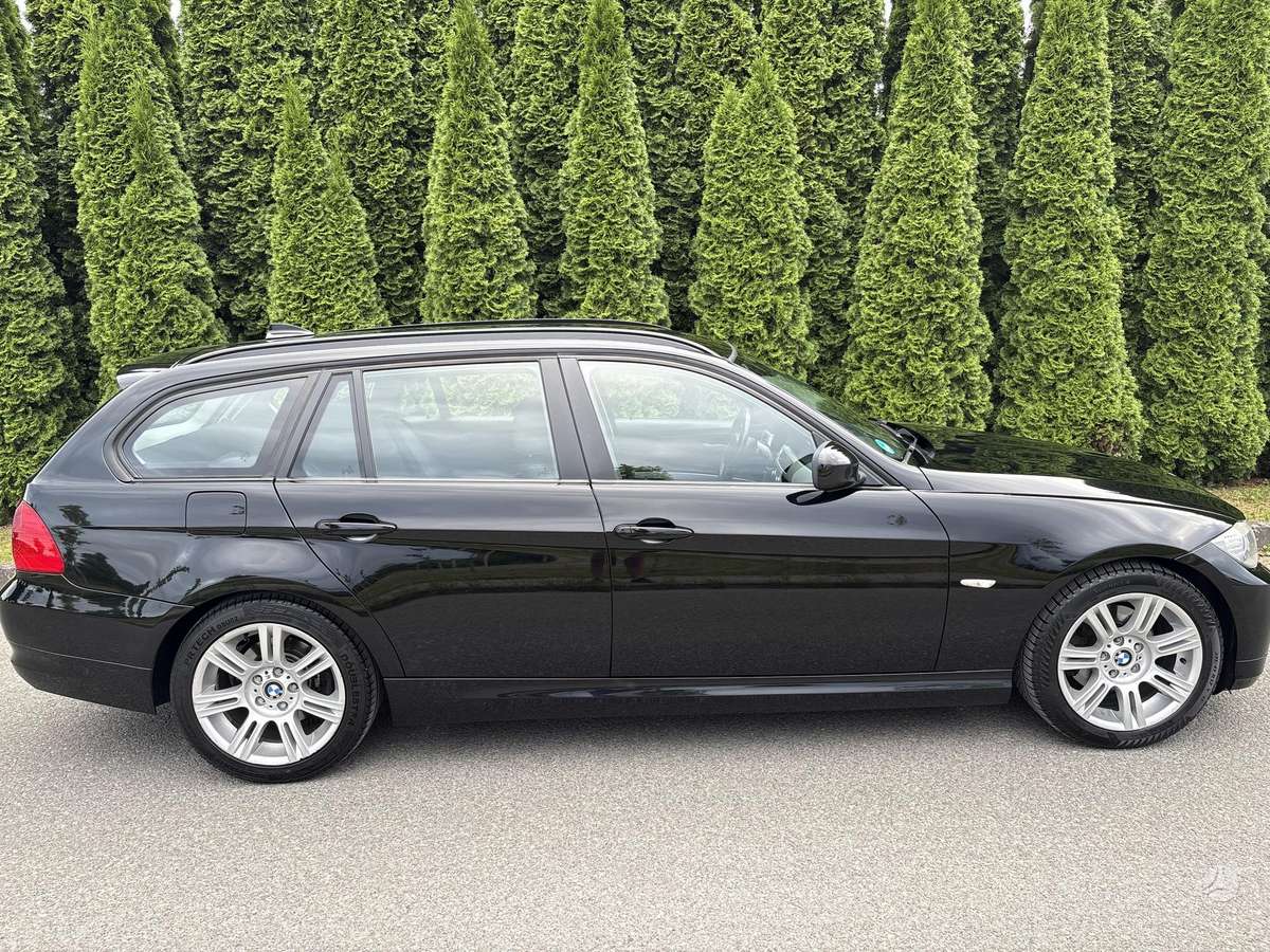 BMW 318, 2.0 l., universalas