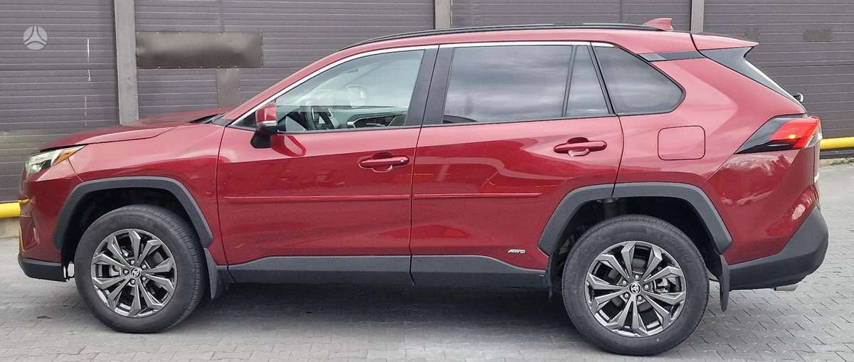 Toyota RAV4 - 8