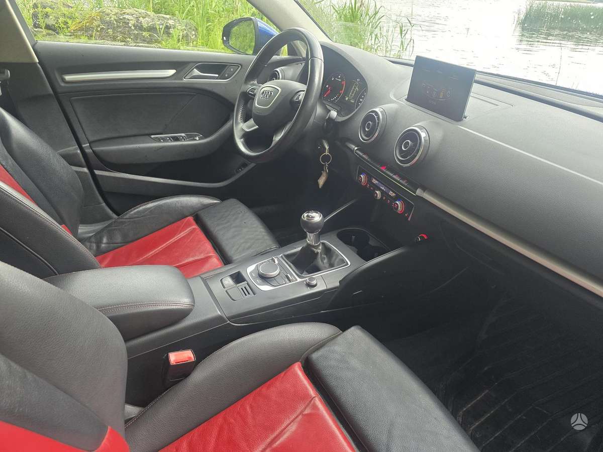 Audi A3, 1.6 l., Седан