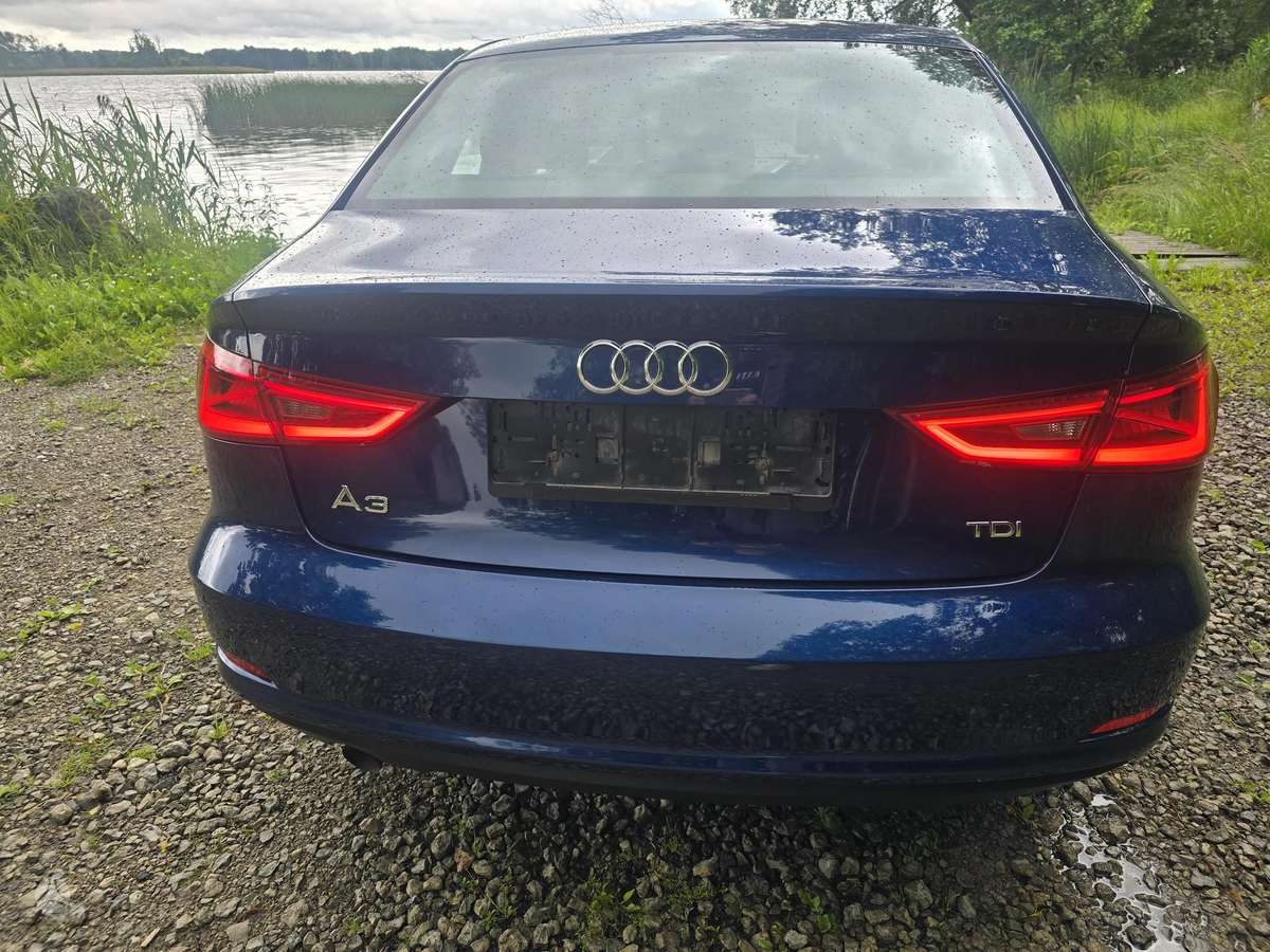 Audi A3, 1.6 l., Седан
