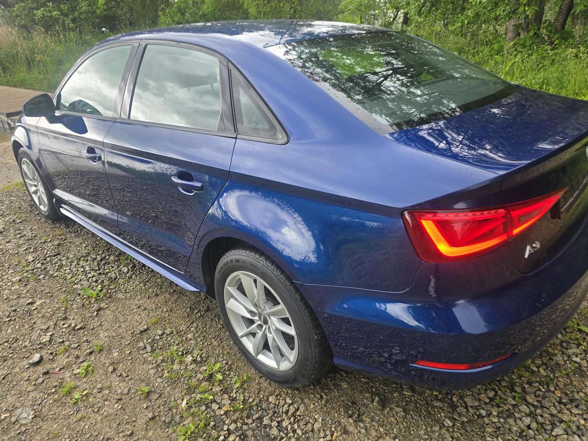 Audi A3, 1.6 l., Седан