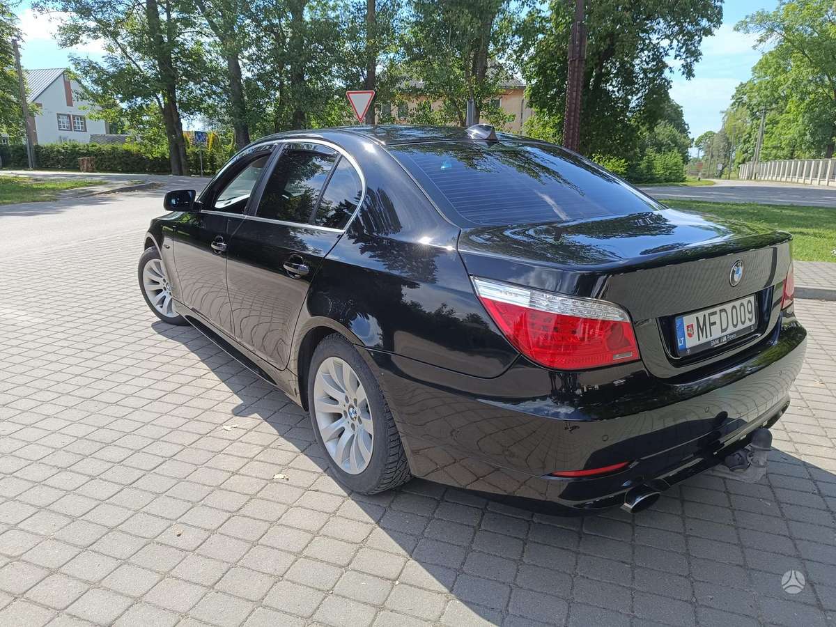 BMW 520, 2.0 l., Седан