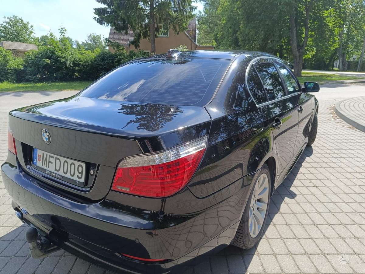 BMW 520, 2.0 l., Седан
