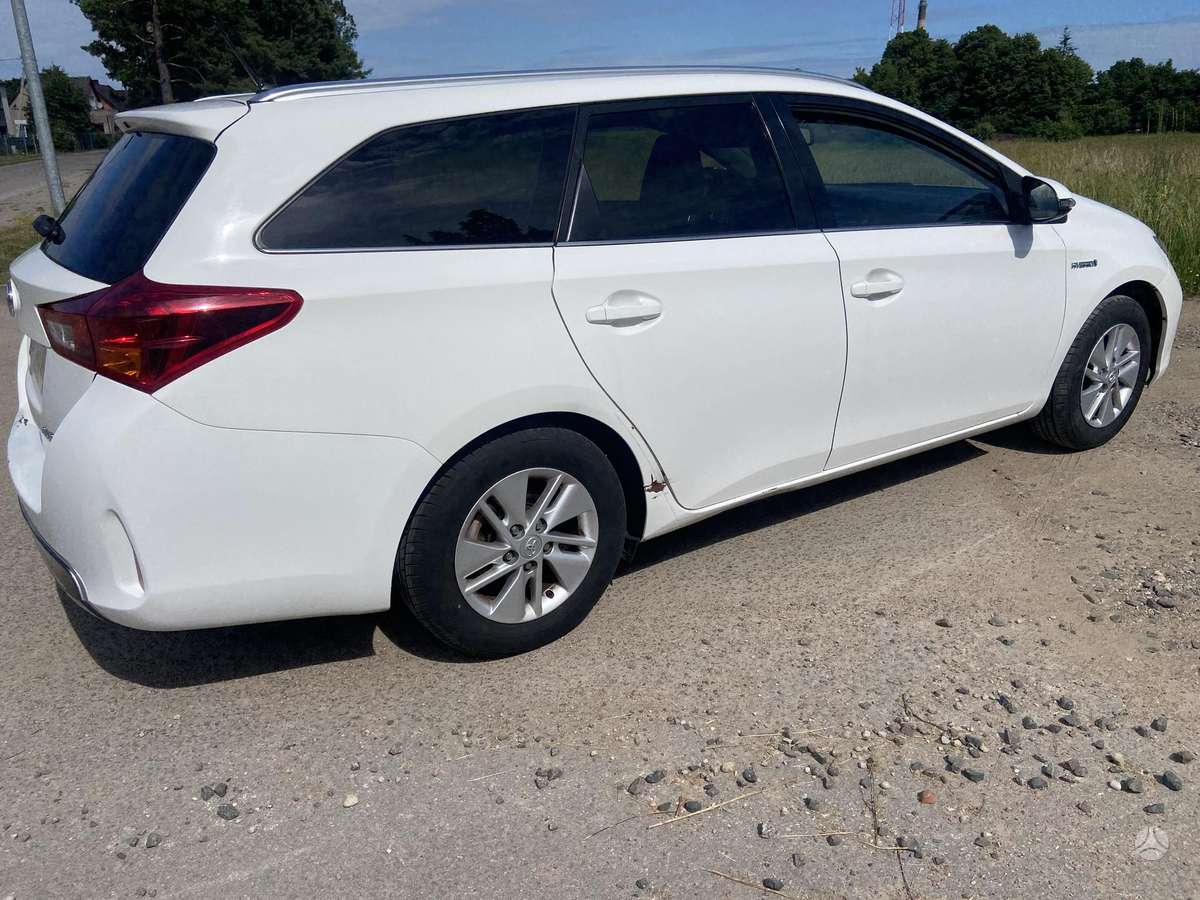 Toyota Auris - 2