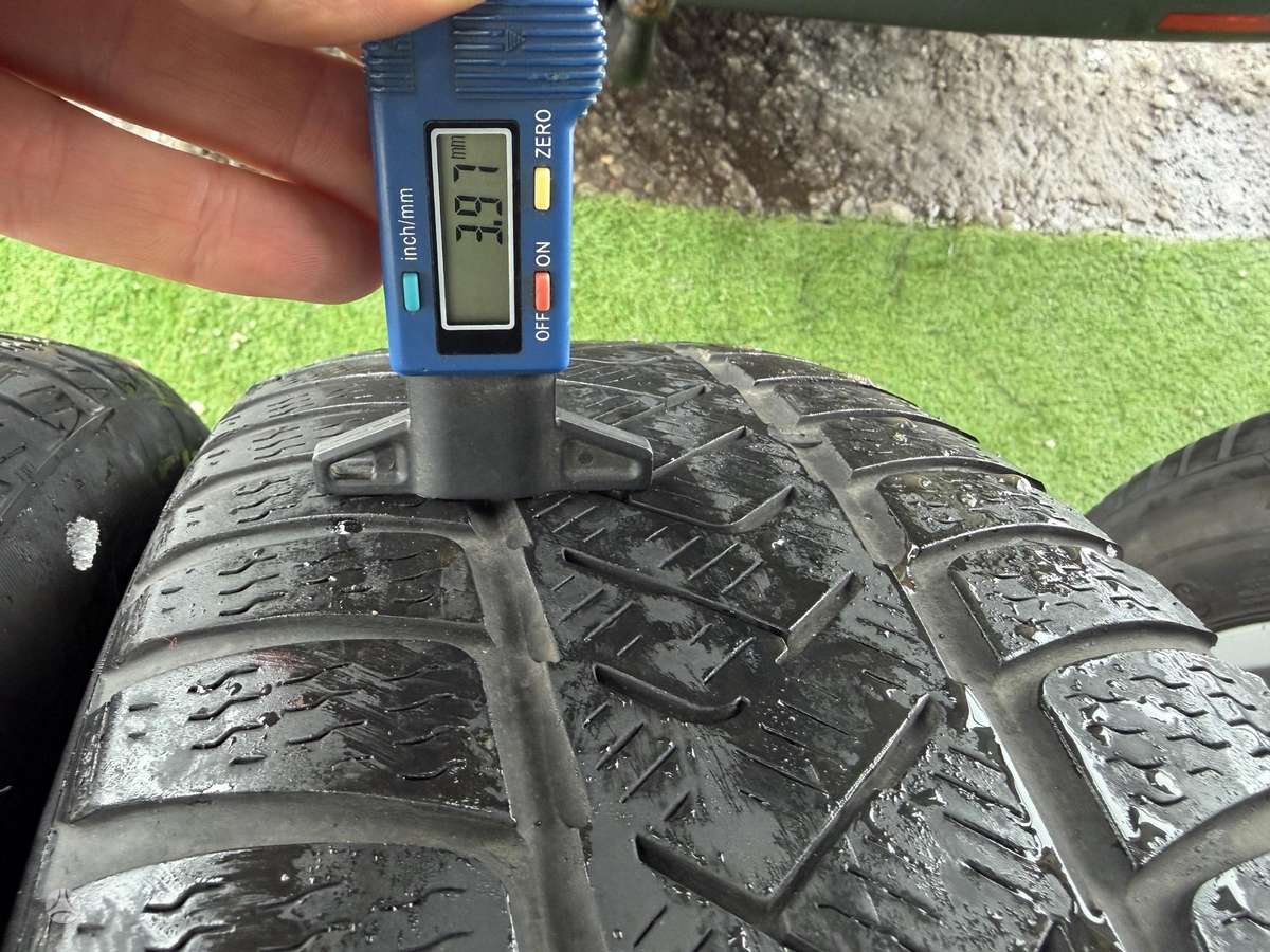 Pirelli 4/5mm, 2022m, всесезонные 225/60 R18